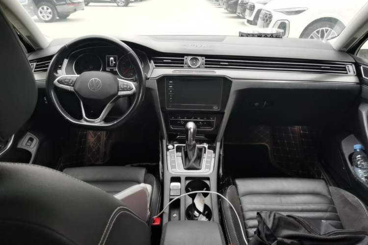 Used Volkswagen Magotan 2020 330TSI DSG Leading Model Center Console