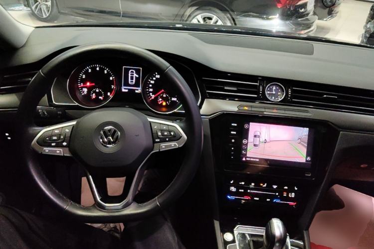 Used Volkswagen Magotan 2020 330TSI DSG Leading Model Center Console