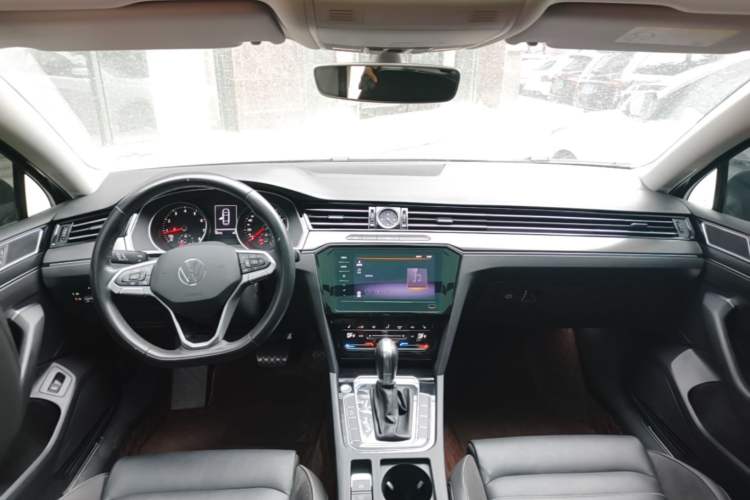Used Volkswagen Magotan 2020 330TSI DSG Leading Model Center Console