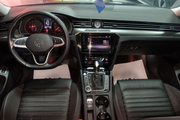 Used Volkswagen Magotan 2020 330TSI DSG Leading Model Center Console