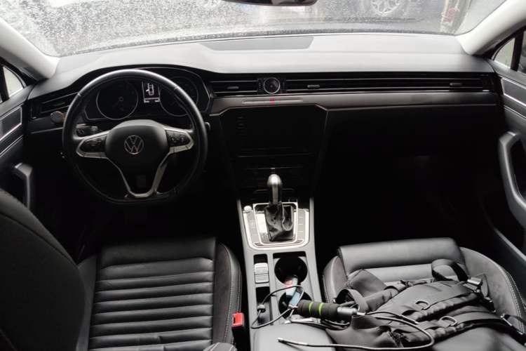 Used Volkswagen Magotan 2020 330TSI DSG Leading Model Center Console