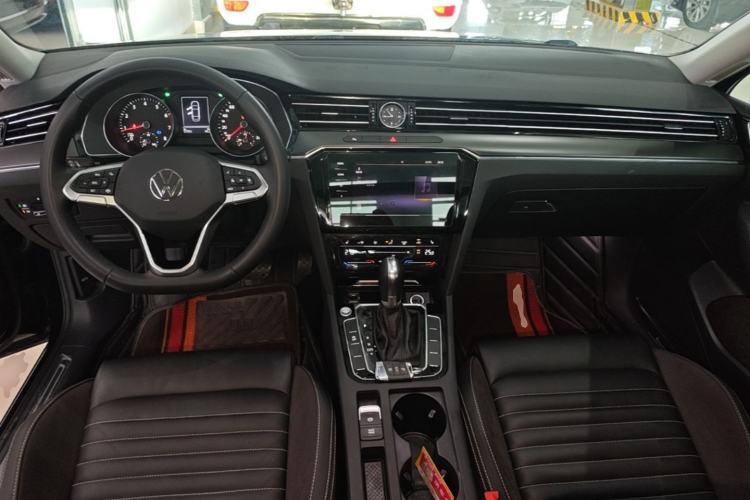 Used Volkswagen Magotan 2020 330TSI DSG Leading Model Center Console