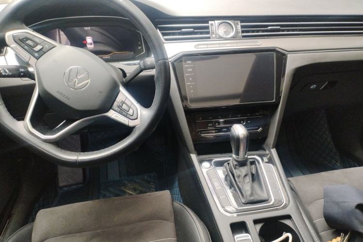 Used Volkswagen Magotan 2020 330TSI DSG Luxury Edition Center Console