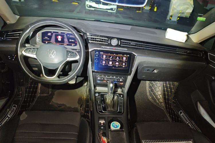 Used Volkswagen Magotan 2020 380TSI DSG Luxury Version Center Console