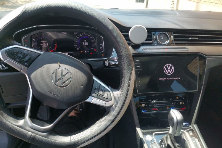 Used Volkswagen Magotan 2020 330TSI DSG Luxury Edition Center Console