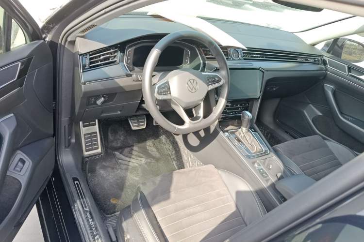 Used Volkswagen Magotan 2020 330TSI DSG Luxury Edition Center Console