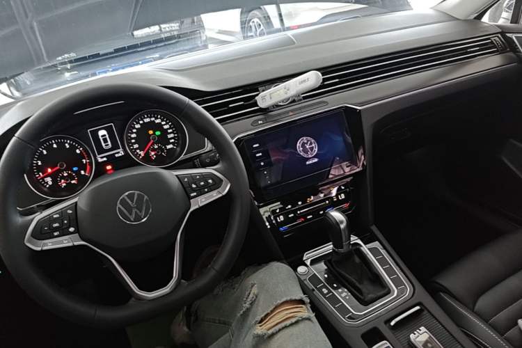Used Volkswagen Magotan 2020 330TSI DSG Luxury Edition Center Console