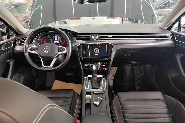 Used Volkswagen Magotan 2020 330TSI DSG Leading Model Center Console