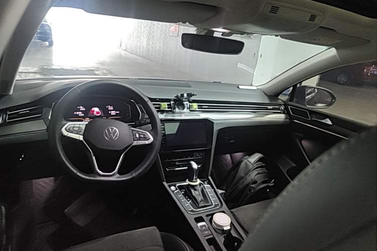 Used Volkswagen Magotan 2020 330TSI DSG Luxury Edition Center Console