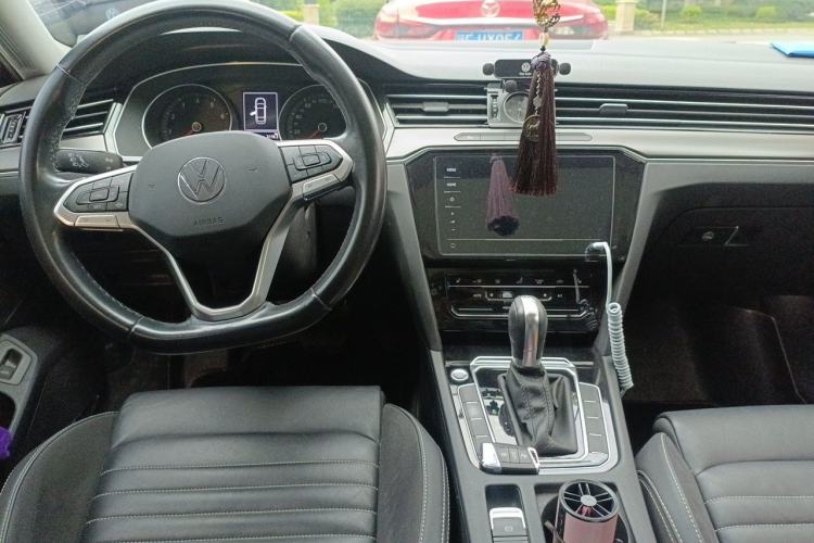 Used Volkswagen Magotan 2020 330TSI DSG Leading Model Center Console