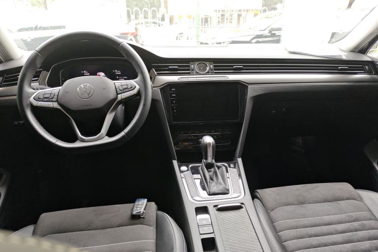 Used Volkswagen Magotan 2020 330TSI DSG Luxury Edition Center Console