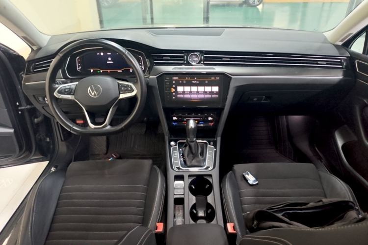 Used Volkswagen Magotan 2020 380TSI DSG Luxury Version Center Console