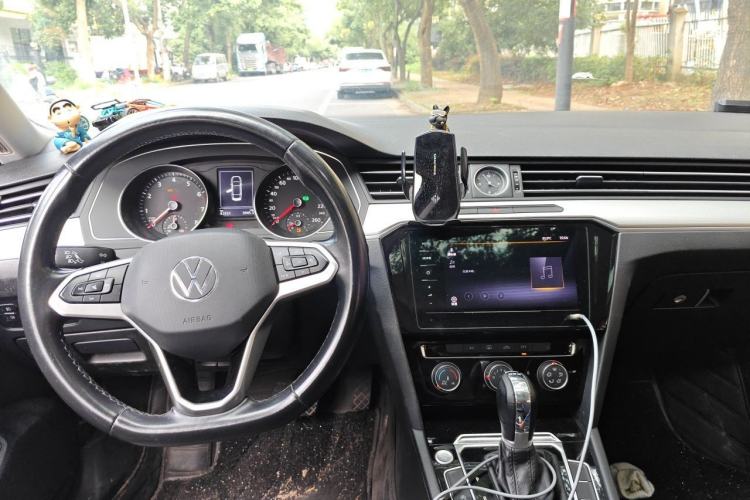 Used Volkswagen Magotan 2020 280TSI DSG Comfort Edition Center Console