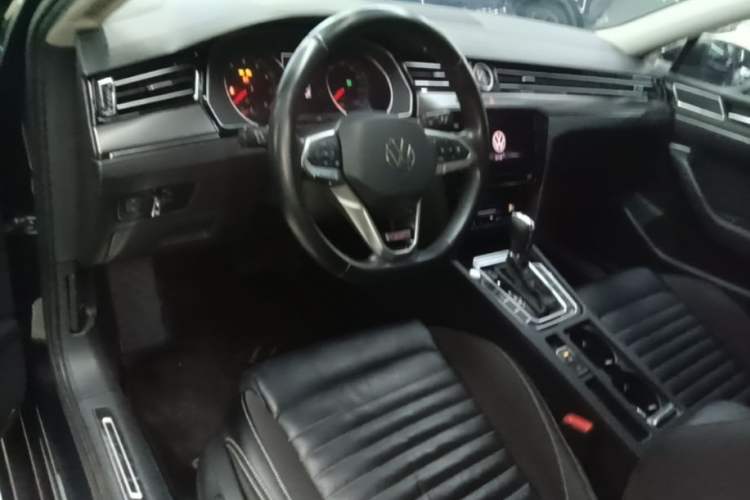 Used Volkswagen Magotan 2020 330TSI DSG Luxury Edition Center Console