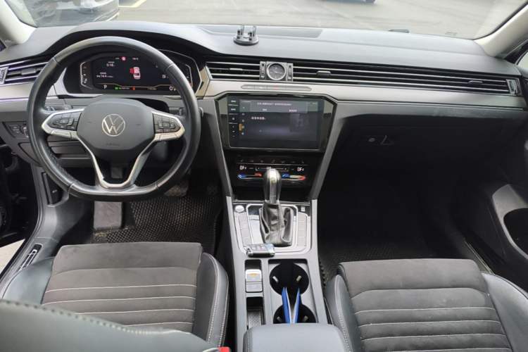 Used Volkswagen Magotan 2020 380TSI DSG Luxury Version Center Console