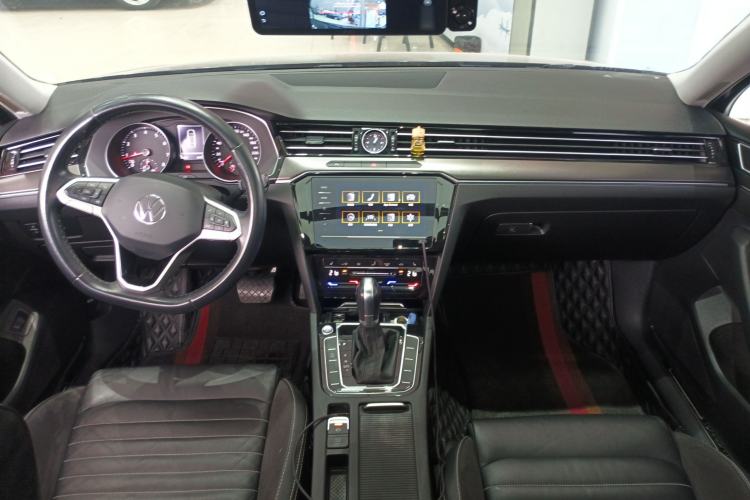 Used Volkswagen Magotan 2020 330TSI DSG Leading Model Center Console