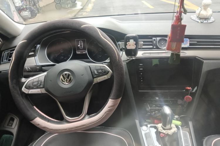 Used Volkswagen Magotan 2020 330TSI DSG Leading Model Center Console