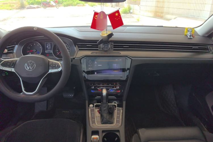 Used Volkswagen Magotan 2020 330TSI DSG Leading Model Center Console