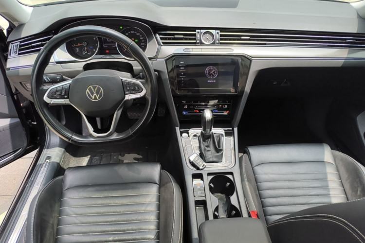 Used Volkswagen Magotan 2020 330TSI DSG Leading Model Center Console