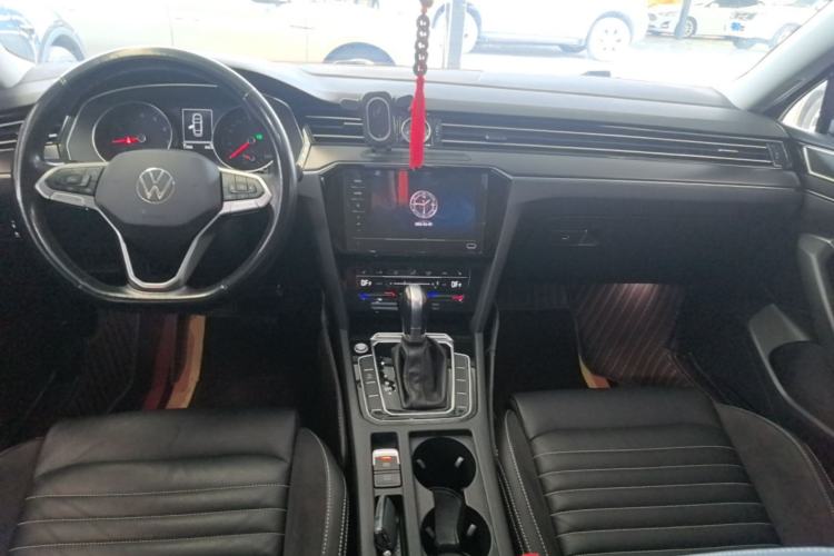 Used Volkswagen Magotan 2020 330TSI DSG Leading Model Center Console