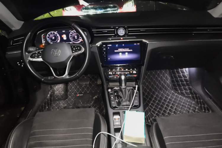 Used Volkswagen Magotan 2020 330TSI DSG Luxury Edition Center Console