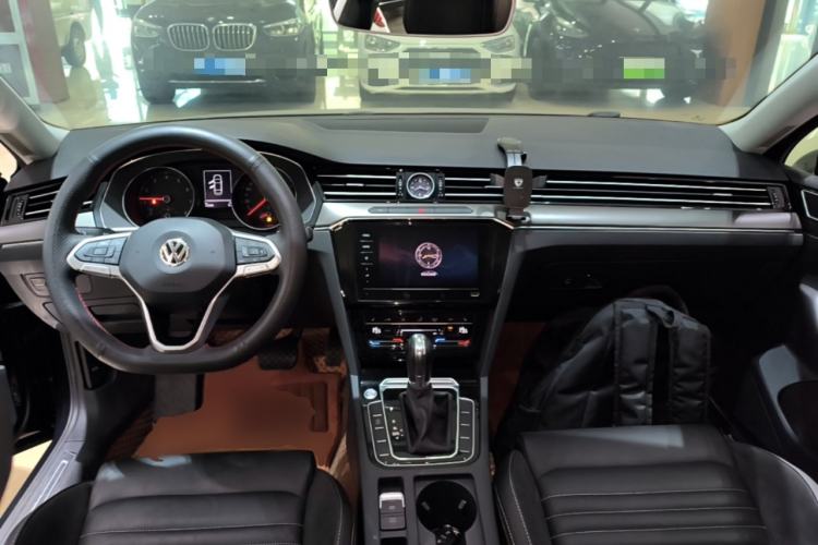 Used Volkswagen Magotan 2020 330TSI DSG Leading Model Center Console