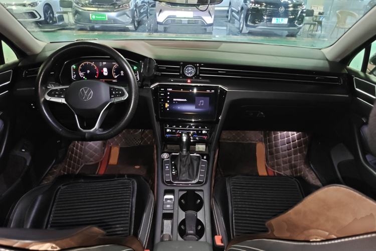 Used Volkswagen Magotan 2020 330TSI DSG Luxury Edition Center Console