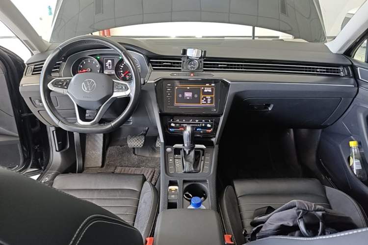 Used Volkswagen Magotan 2020 330TSI DSG Leading Model Center Console