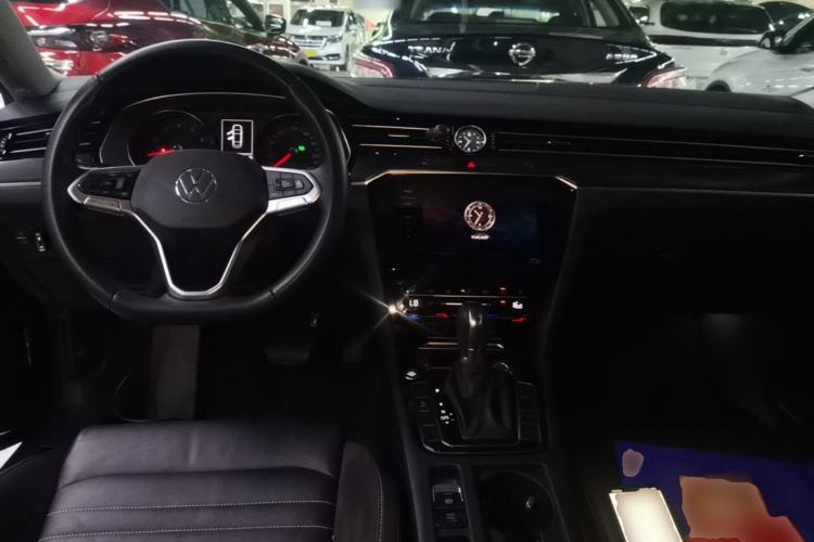 Used Volkswagen Magotan 2020 330TSI DSG Leading Model Center Console