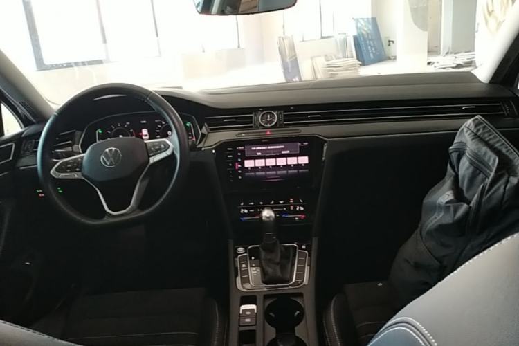 Used Volkswagen Magotan 2020 330TSI DSG Luxury Edition Center Console