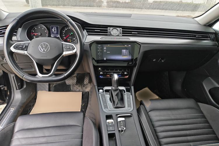 Used Volkswagen Magotan 2020 330TSI DSG Leading Model Center Console
