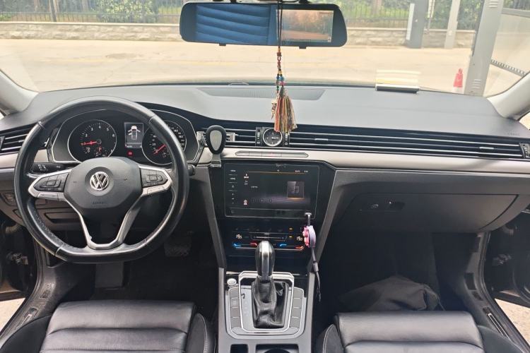 Used Volkswagen Magotan 2020 330TSI DSG Leading Model Center Console