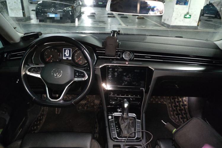 Used Volkswagen Magotan 2020 330TSI DSG Leading Model Center Console