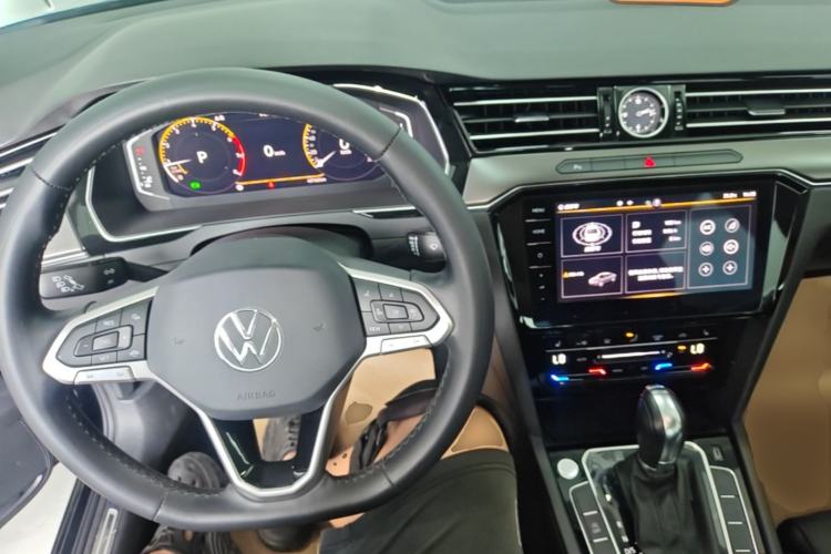 Used Volkswagen Magotan 2020 330TSI DSG Luxury Edition Center Console