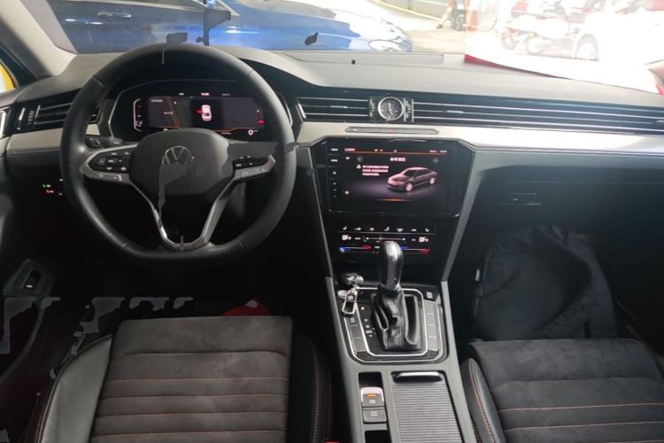 Used Volkswagen Magotan 2020 330TSI DSG Leading Model Center Console