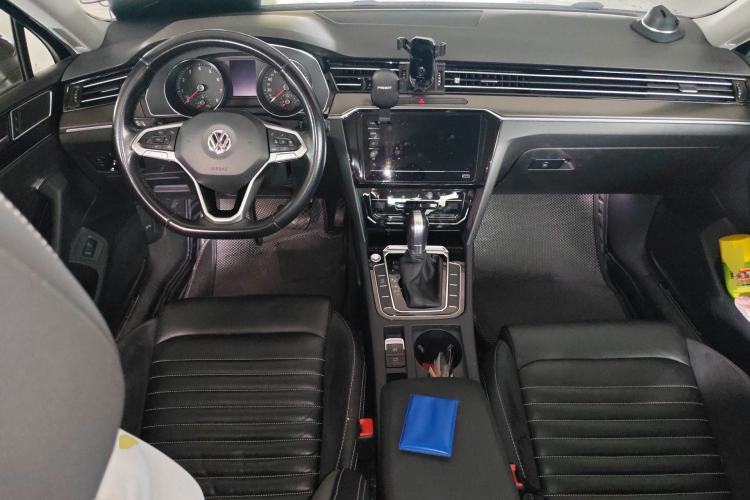 Used Volkswagen Magotan 2020 330TSI DSG Leading Model Center Console