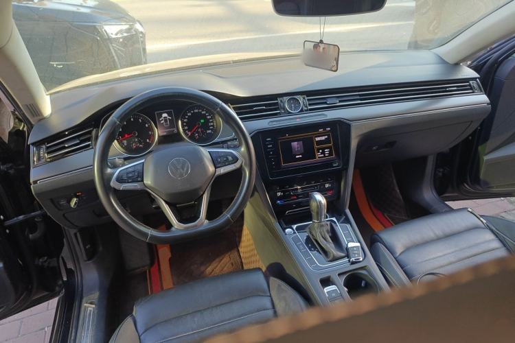 Used Volkswagen Magotan 2020 330TSI DSG Leading Model Center Console