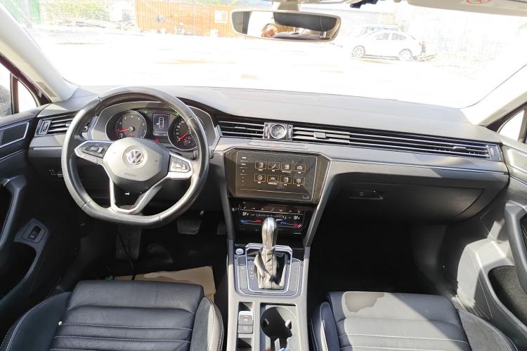 Used Volkswagen Magotan 2020 330TSI DSG Leading Model Center Console