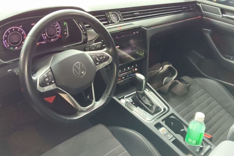 Used Volkswagen Magotan 2020 330TSI DSG Luxury Edition Center Console