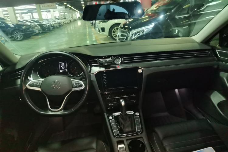 Used Volkswagen Magotan 2020 330TSI DSG Leading Model Center Console