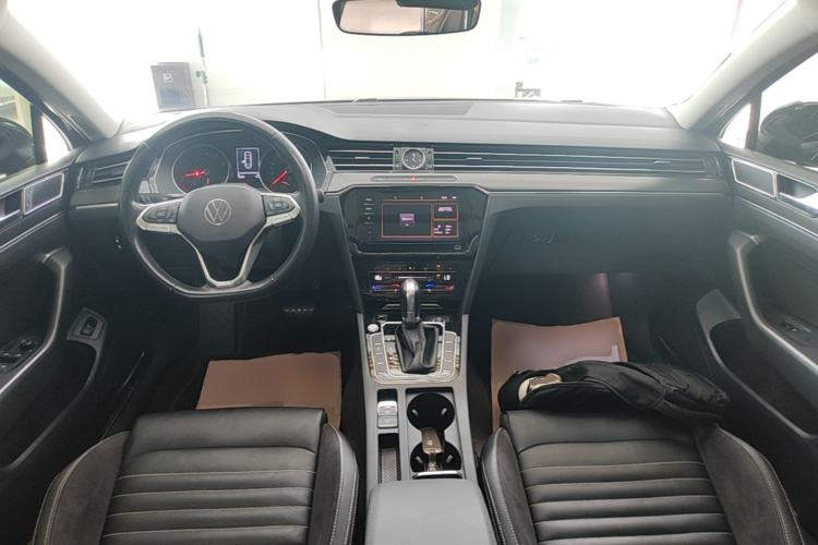 Used Volkswagen Magotan 2020 330TSI DSG Leading Model Center Console