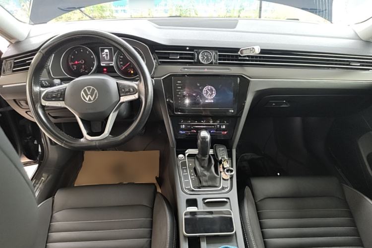 Used Volkswagen Magotan 2020 330TSI DSG Leading Model Center Console