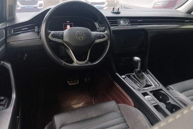 Used Volkswagen Magotan 2020 330TSI DSG Luxury Edition Center Console