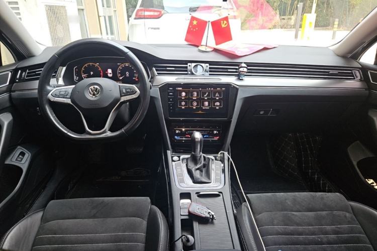 Used Volkswagen Magotan 2020 330TSI DSG Luxury Edition Center Console