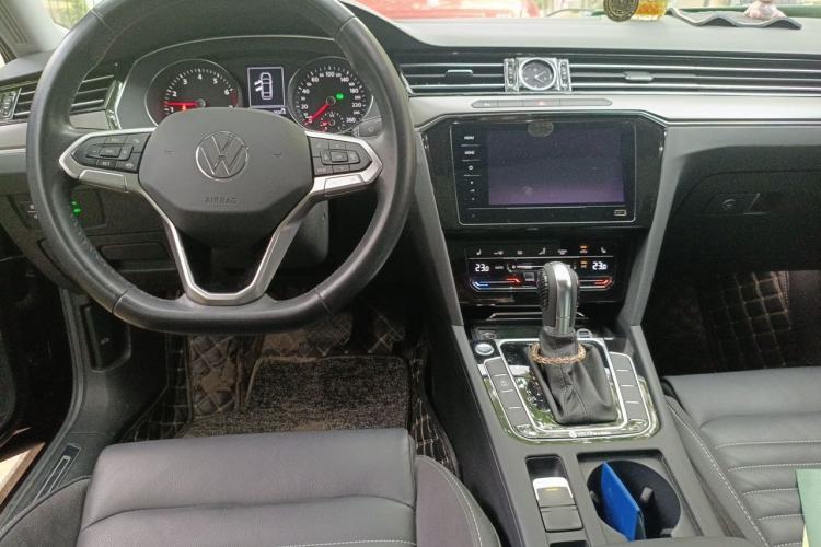 Used Volkswagen Magotan 2020 330TSI DSG Leading Model Center Console