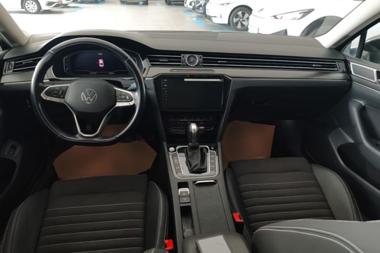 Used Volkswagen Magotan 2020 330TSI DSG Luxury Edition Center Console
