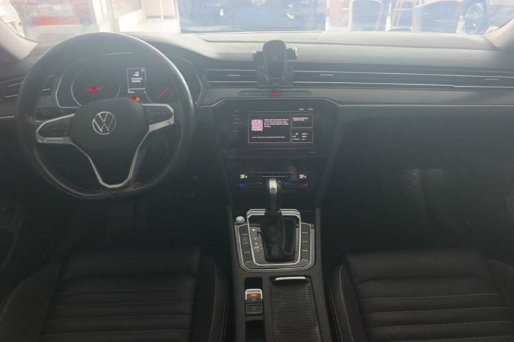 Used Volkswagen Magotan 2020 330TSI DSG Leading Model Center Console