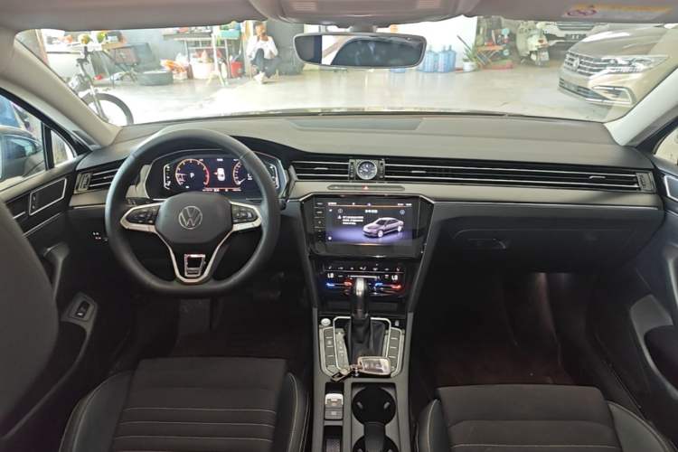 Used Volkswagen Magotan 2020 330TSI DSG Luxury Edition Center Console