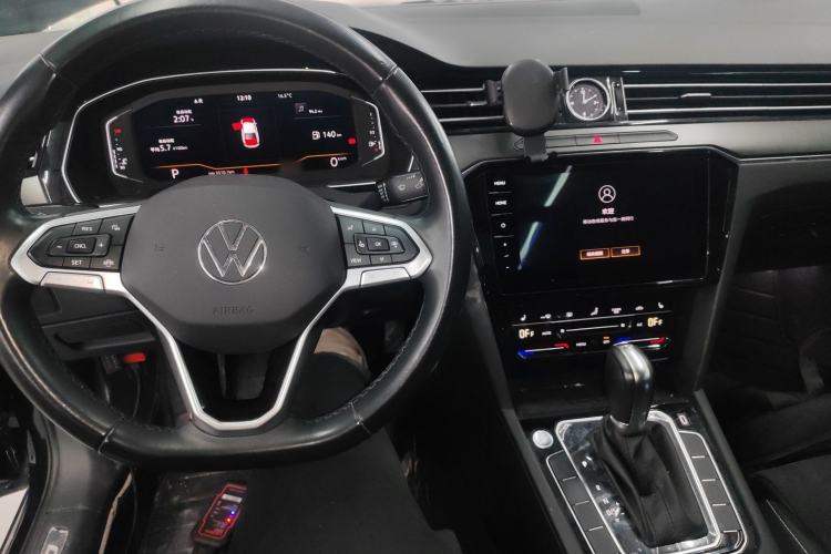 Used Volkswagen Magotan 2020 330TSI DSG Luxury Edition Center Console