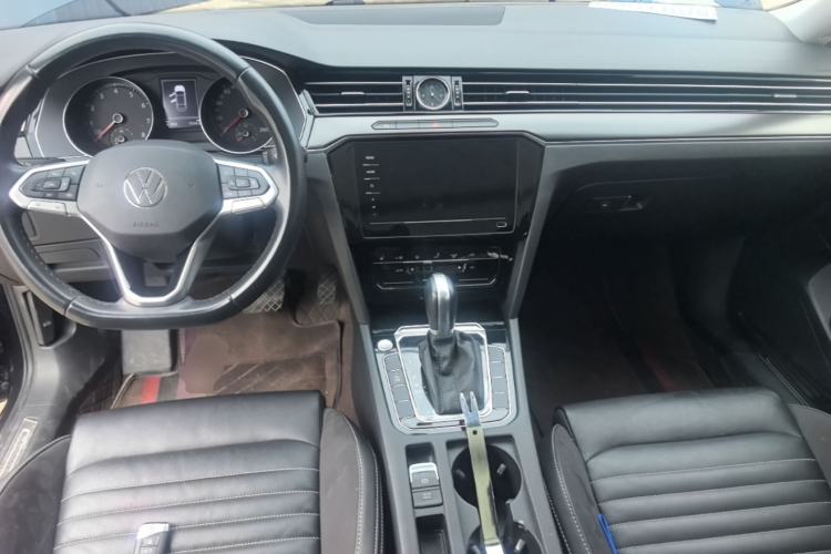 Used Volkswagen Magotan 2020 330TSI DSG Leading Model Center Console